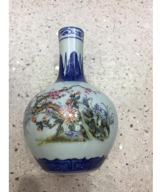 手繪青花瓷花瓶
